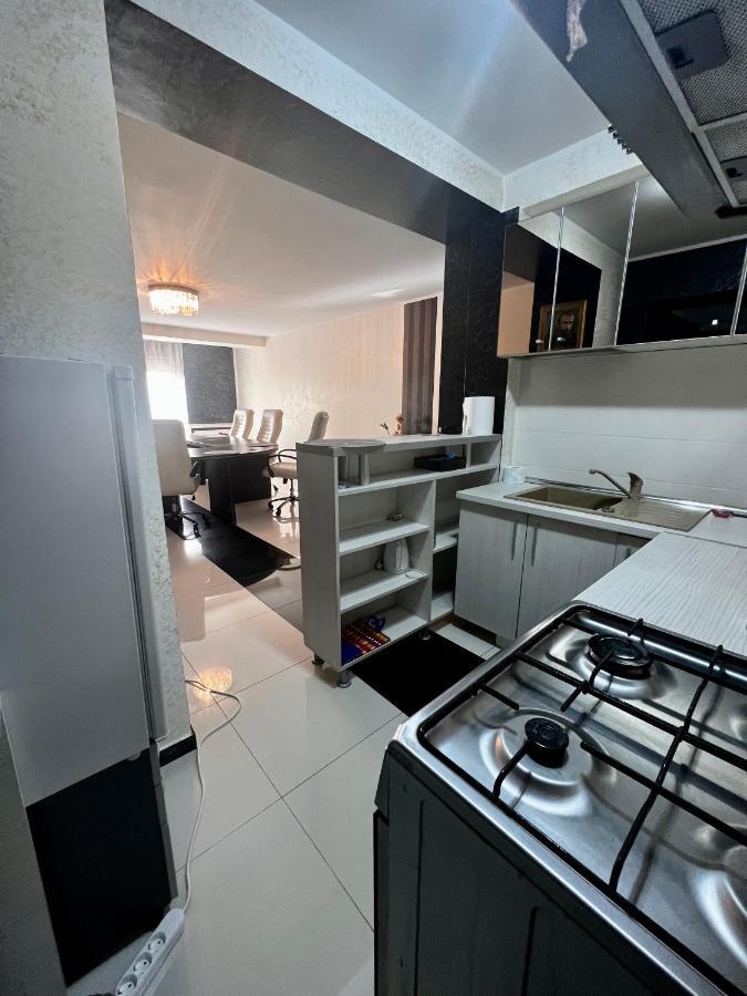 Apartament Zona Fabricii Ford Craiova Luaran gambar